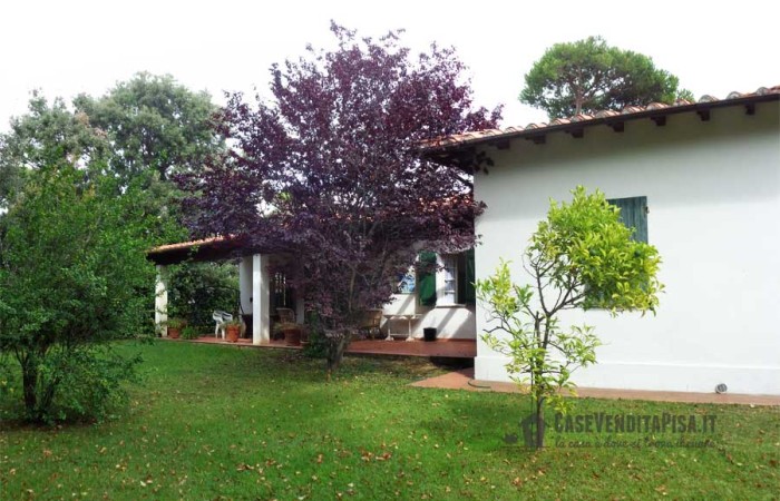 Villa singola con Giardino in vendita a Tirrenia