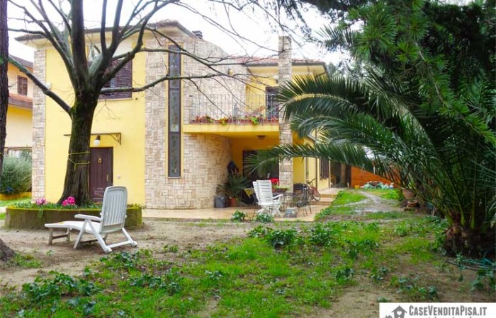 Villa singola di 290 mq con giardino in vendita a Lugnano